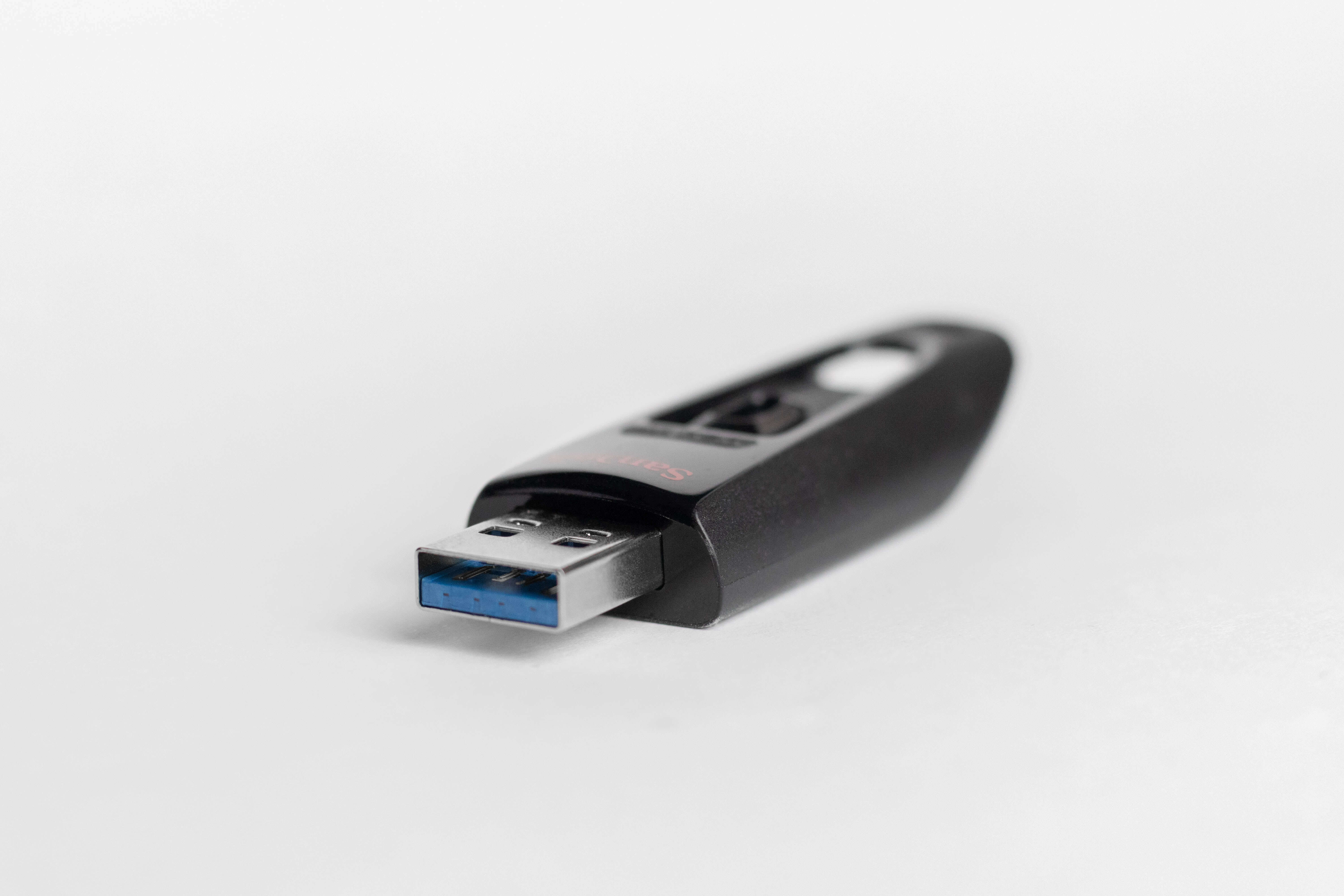 포맷된 USB 드라이브에서 데이터를 복구하는 방법